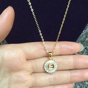 New 18K gold “E” CZ diamond chain for women